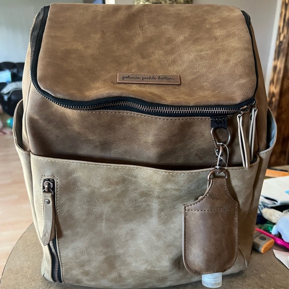 Petunia Pickle Bottom Tempo Backpack in Brioche - Picture 1 of 5